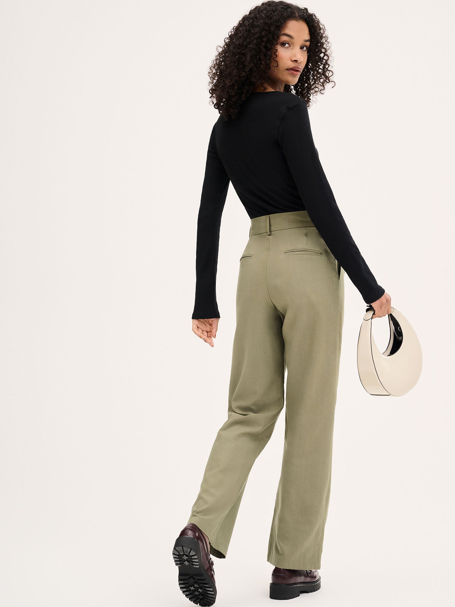 Cinnamon Relaxed Trousers in Mole Green Cotton/Tencel | OMNES