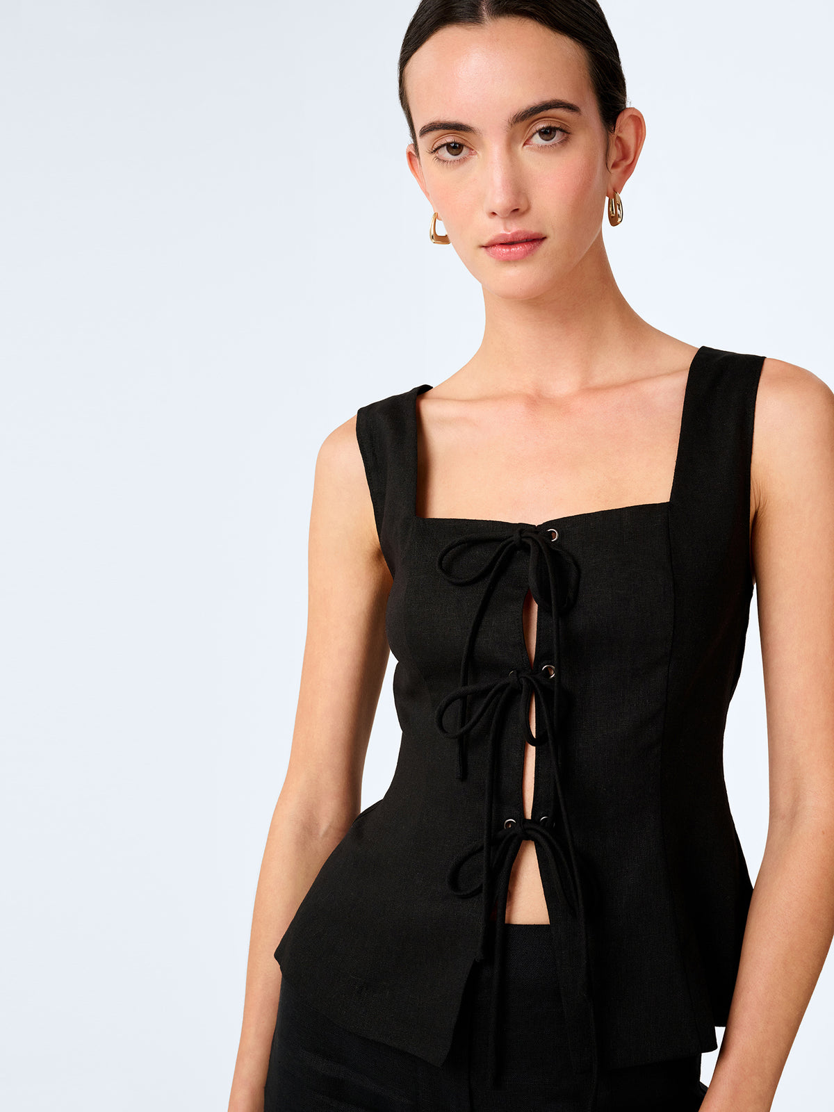 Oprah Top in Black – OMNES