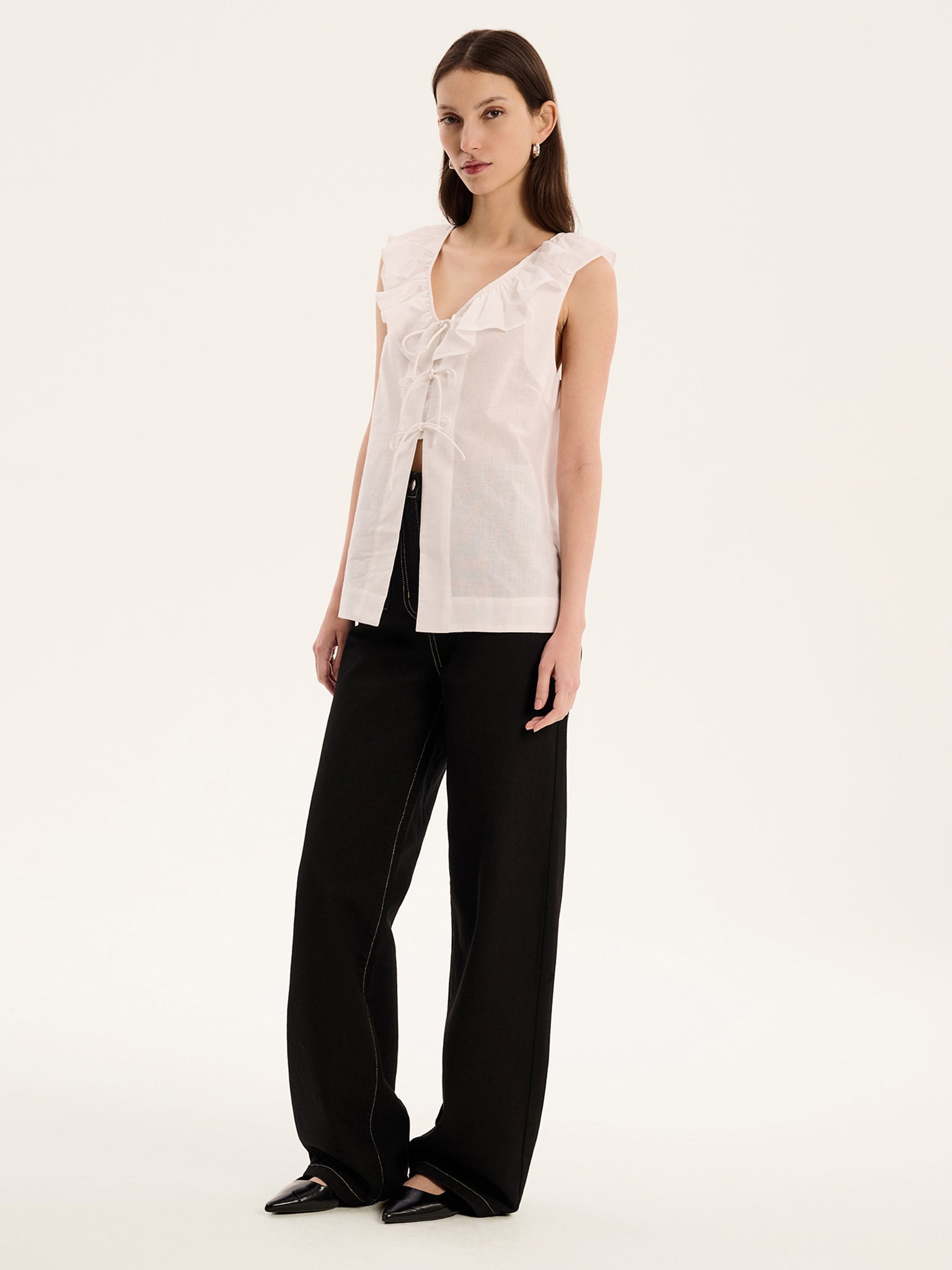 Rachael Frill Collar Sleeveless Blouse in White | OMNES | Tops