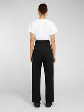 Load image into Gallery viewer, Cinnamon Relaxed Trousers Short in Black